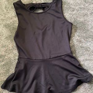 Black peplum tank top! Open back